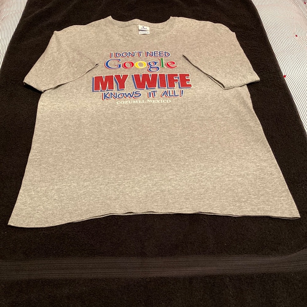 🔥🌟  2X's Host Pick!!! 🔥🌟  Men's "I Don't Need Google" Souvenir" T-Shirt Sz L - Picture 2 of 8